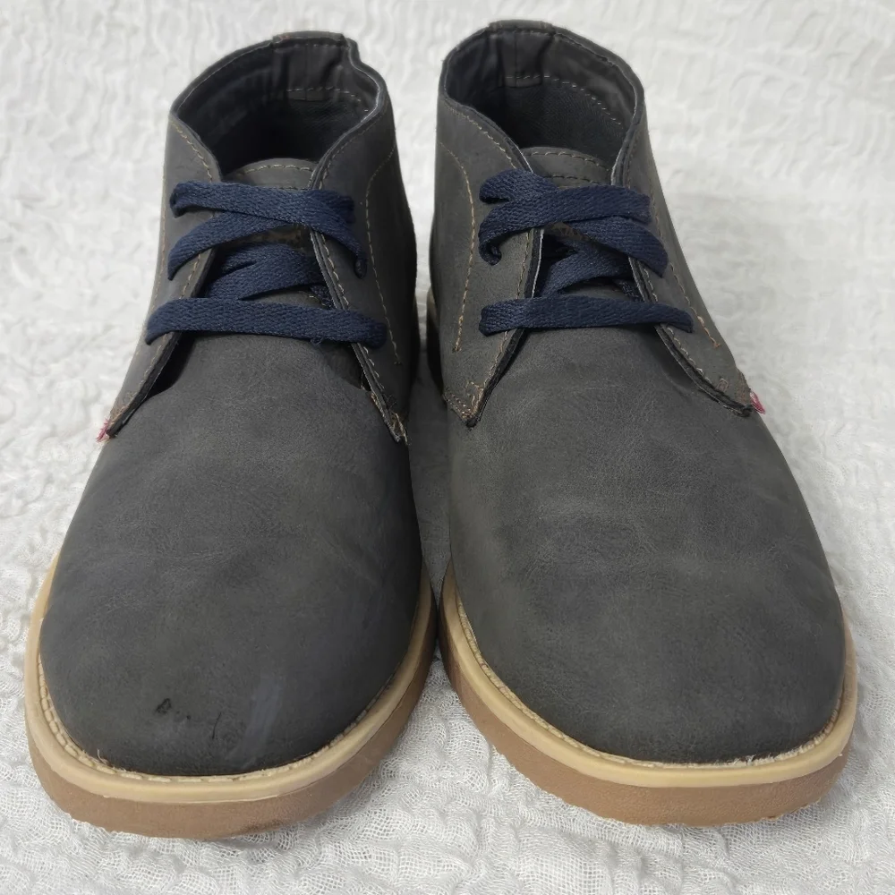 Levi's Cambridge Men Sz 8 Suede Leather Grey Casual Chukka Preppy Academia Boots